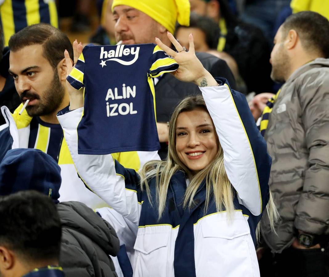Fenerbahçe ve Galatasaray taraftarı şehitlerimizi unutmadı! Derbinin hiç bir yerde olmayan fotoğrafları 84