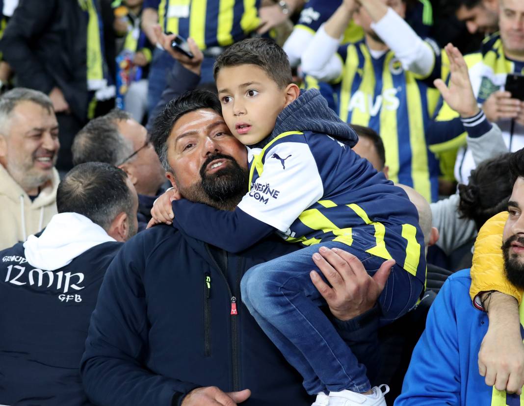 Fenerbahçe ve Galatasaray taraftarı şehitlerimizi unutmadı! Derbinin hiç bir yerde olmayan fotoğrafları 81