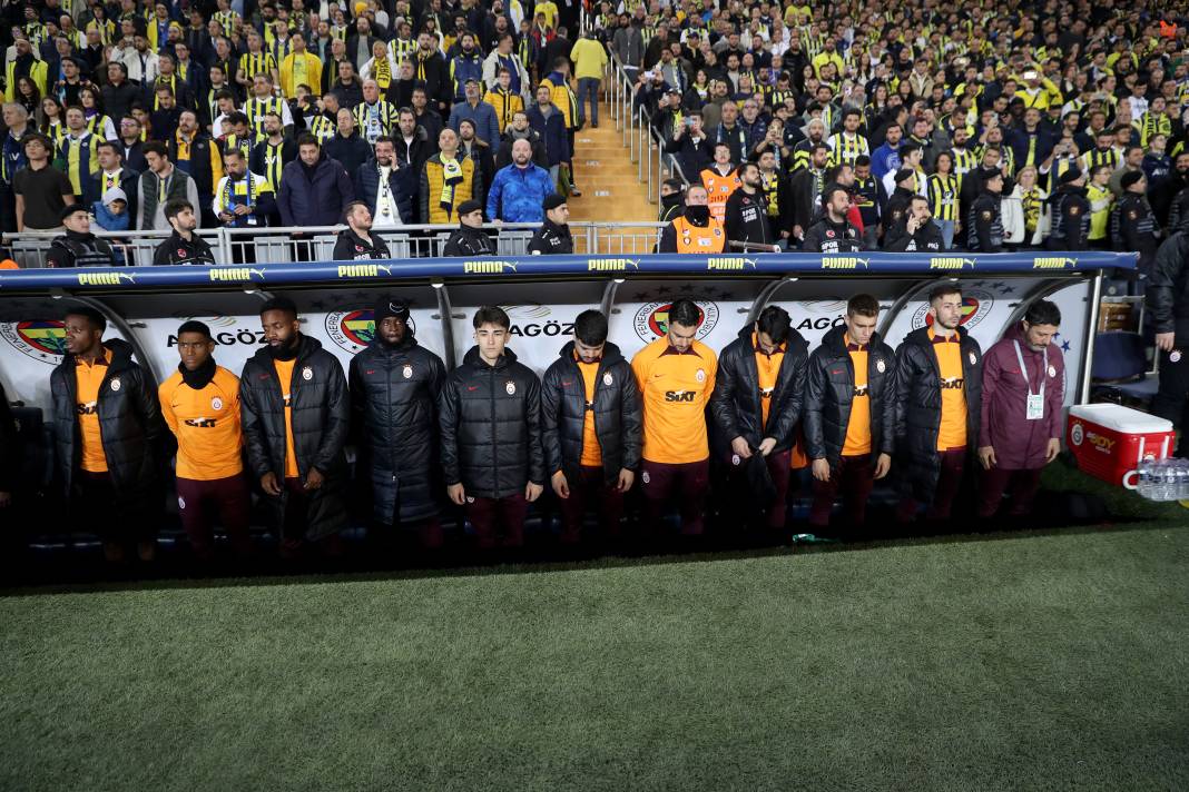 Fenerbahçe ve Galatasaray taraftarı şehitlerimizi unutmadı! Derbinin hiç bir yerde olmayan fotoğrafları 65
