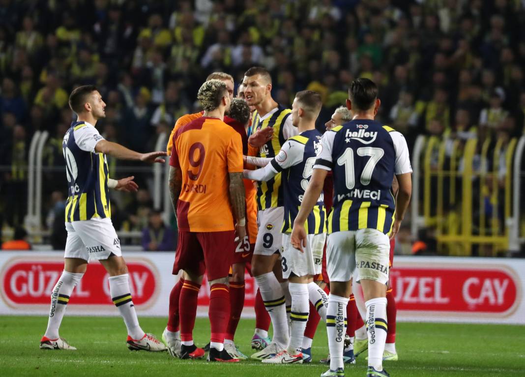 Fenerbahçe ve Galatasaray taraftarı şehitlerimizi unutmadı! Derbinin hiç bir yerde olmayan fotoğrafları 98