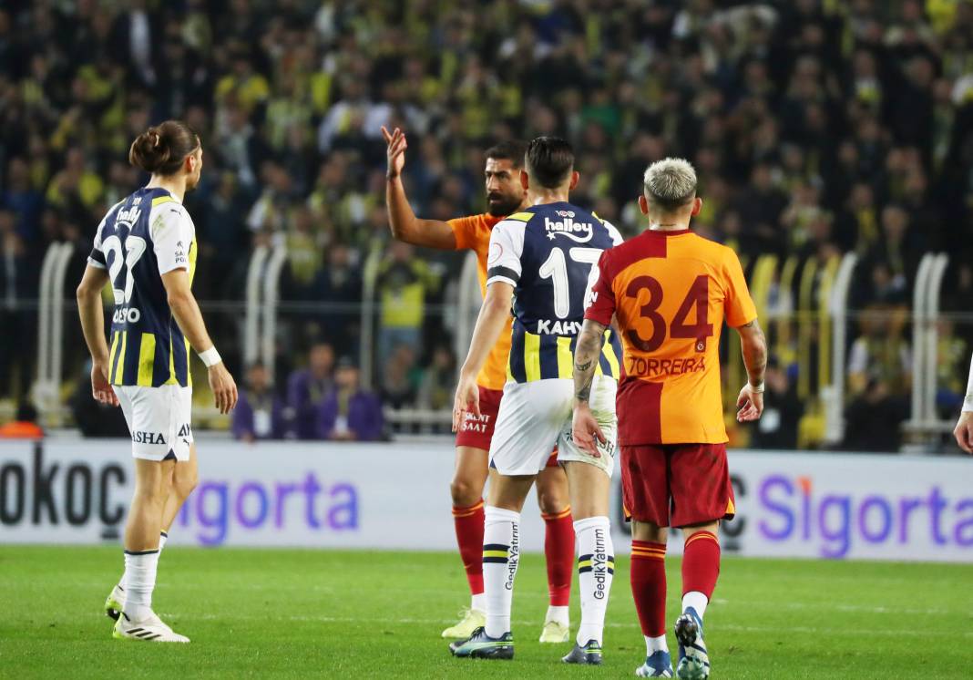 Fenerbahçe ve Galatasaray taraftarı şehitlerimizi unutmadı! Derbinin hiç bir yerde olmayan fotoğrafları 92