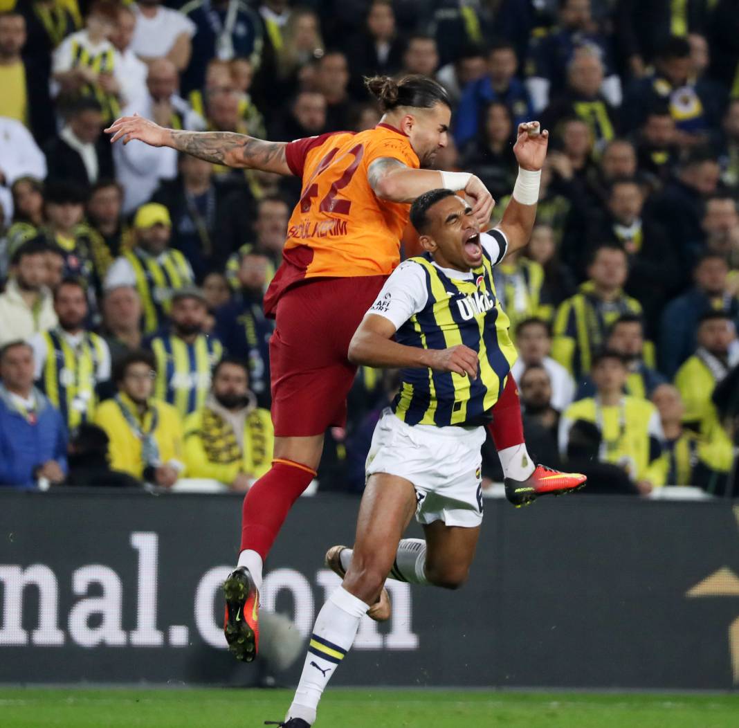 Fenerbahçe ve Galatasaray taraftarı şehitlerimizi unutmadı! Derbinin hiç bir yerde olmayan fotoğrafları 94