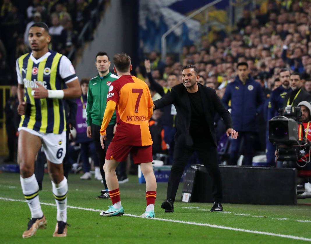 Fenerbahçe ve Galatasaray taraftarı şehitlerimizi unutmadı! Derbinin hiç bir yerde olmayan fotoğrafları 91