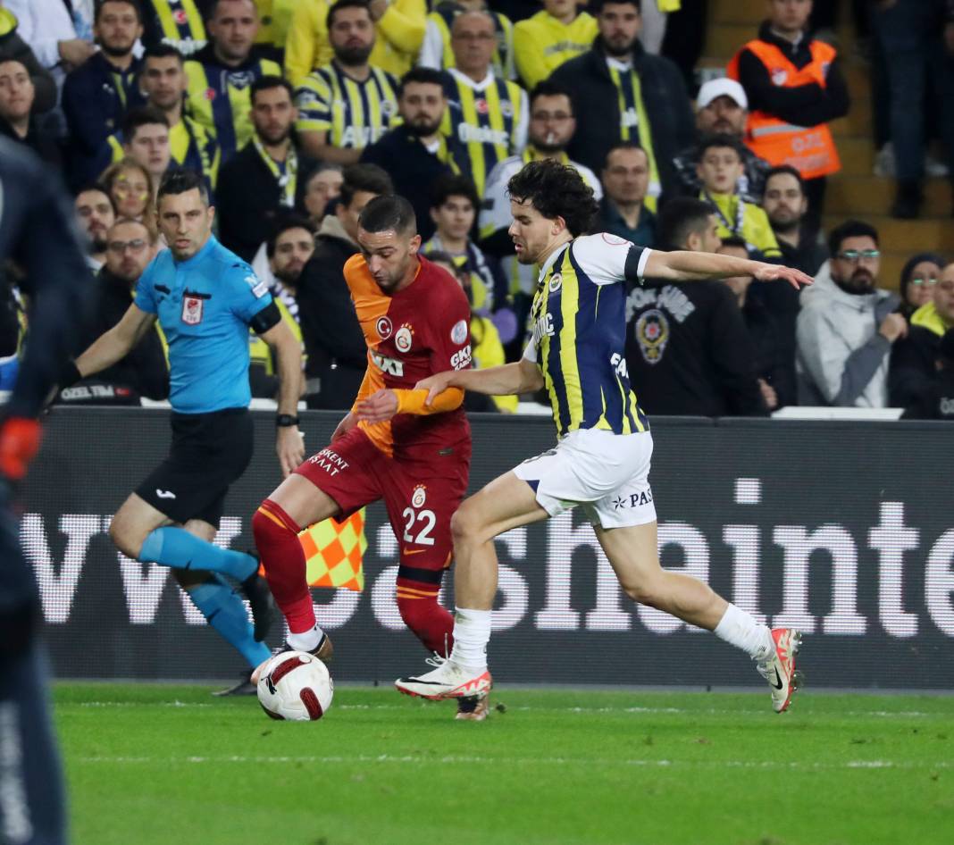 Fenerbahçe ve Galatasaray taraftarı şehitlerimizi unutmadı! Derbinin hiç bir yerde olmayan fotoğrafları 89