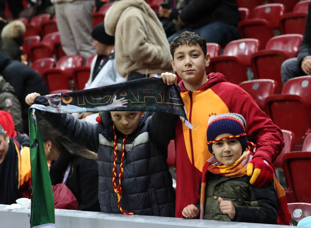 Galatasaray Adana Demirspor'u işte böyle yendi. Fotoğraflardaki inanılmaz ayrıntılar 61