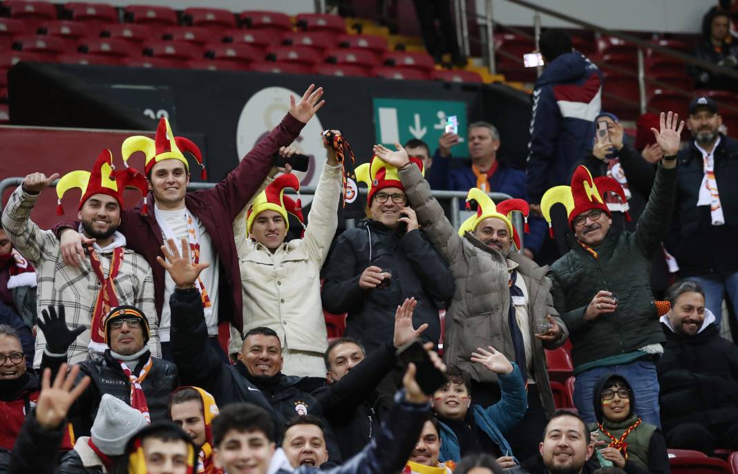 Galatasaray Adana Demirspor'u işte böyle yendi. Fotoğraflardaki inanılmaz ayrıntılar 51