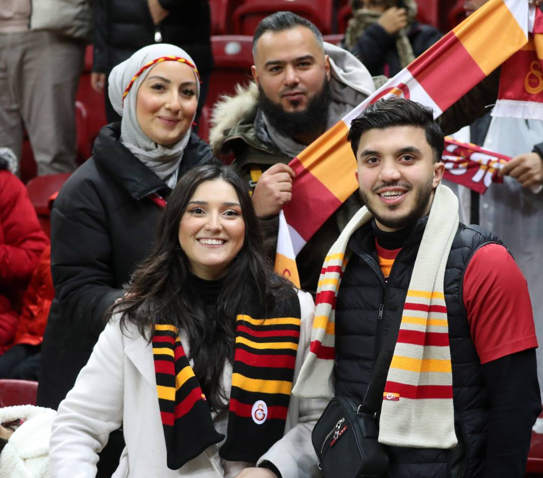Galatasaray Adana Demirspor'u işte böyle yendi. Fotoğraflardaki inanılmaz ayrıntılar 45