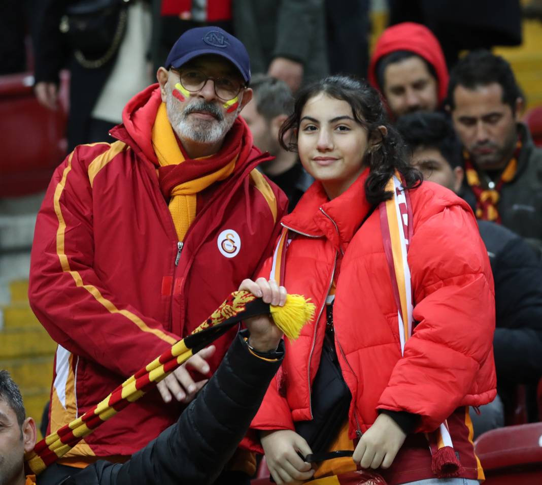 Galatasaray Adana Demirspor'u işte böyle yendi. Fotoğraflardaki inanılmaz ayrıntılar 43