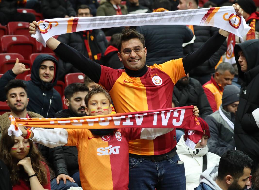 Galatasaray Adana Demirspor'u işte böyle yendi. Fotoğraflardaki inanılmaz ayrıntılar 38