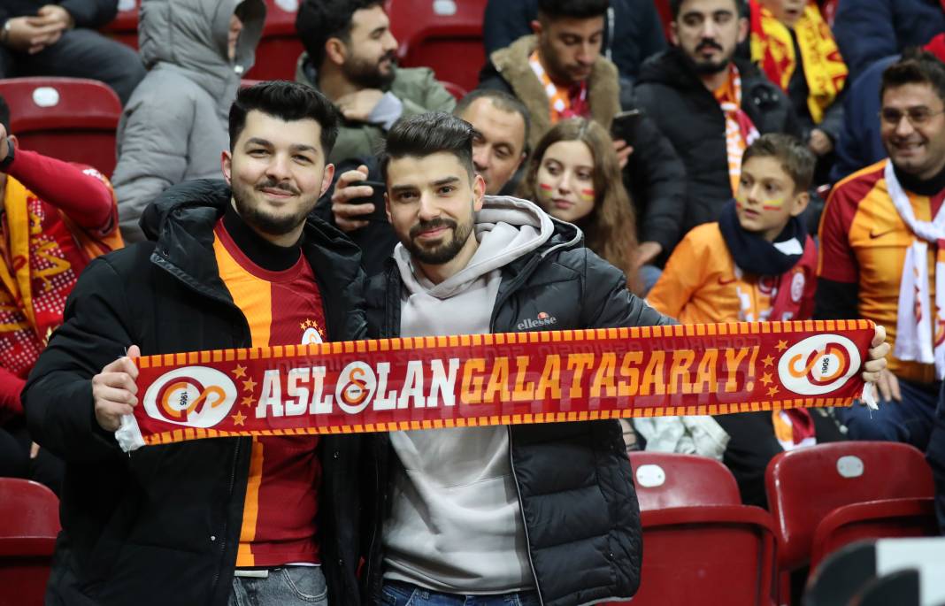 Galatasaray Adana Demirspor'u işte böyle yendi. Fotoğraflardaki inanılmaz ayrıntılar 32
