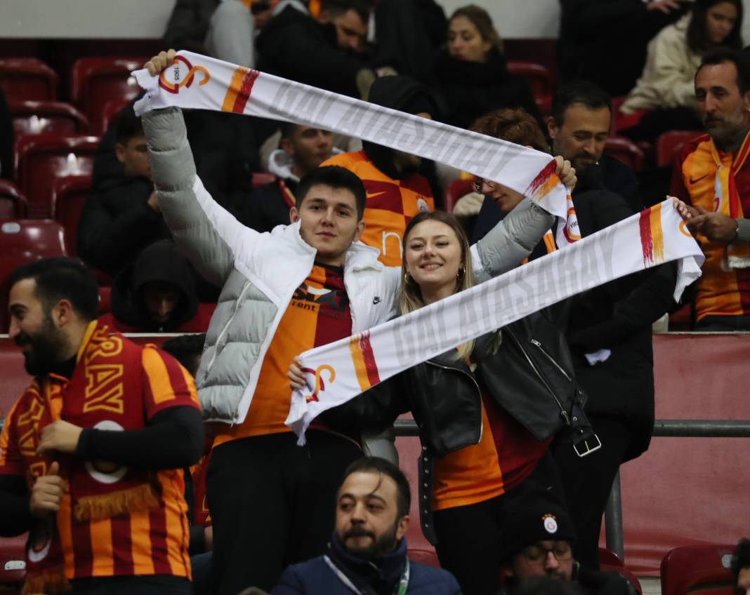Galatasaray Adana Demirspor'u işte böyle yendi. Fotoğraflardaki inanılmaz ayrıntılar 30