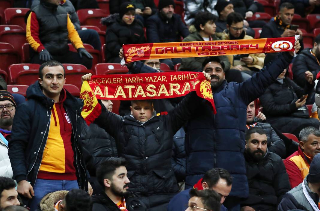 Galatasaray Adana Demirspor'u işte böyle yendi. Fotoğraflardaki inanılmaz ayrıntılar 28