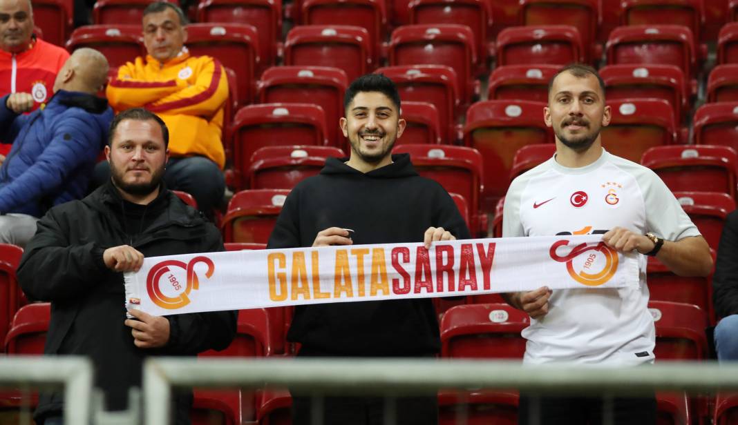 Galatasaray Adana Demirspor'u işte böyle yendi. Fotoğraflardaki inanılmaz ayrıntılar 26