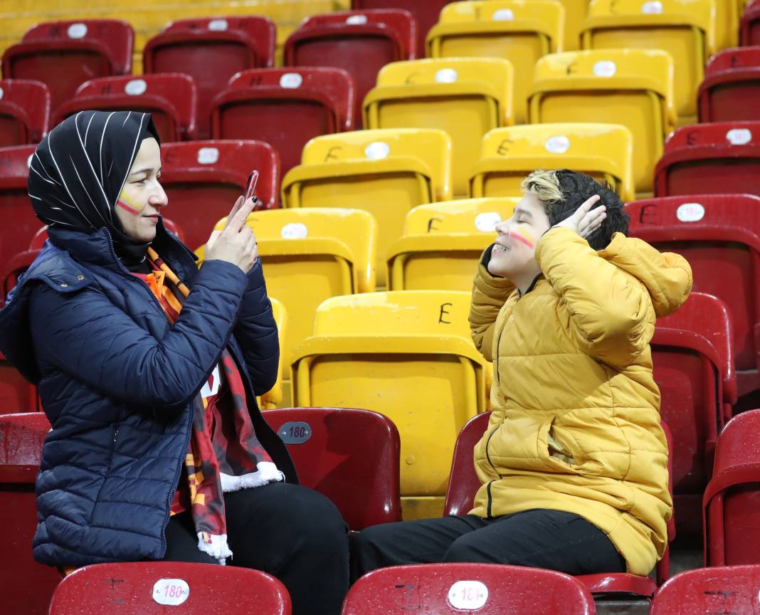 Galatasaray Adana Demirspor'u işte böyle yendi. Fotoğraflardaki inanılmaz ayrıntılar 20