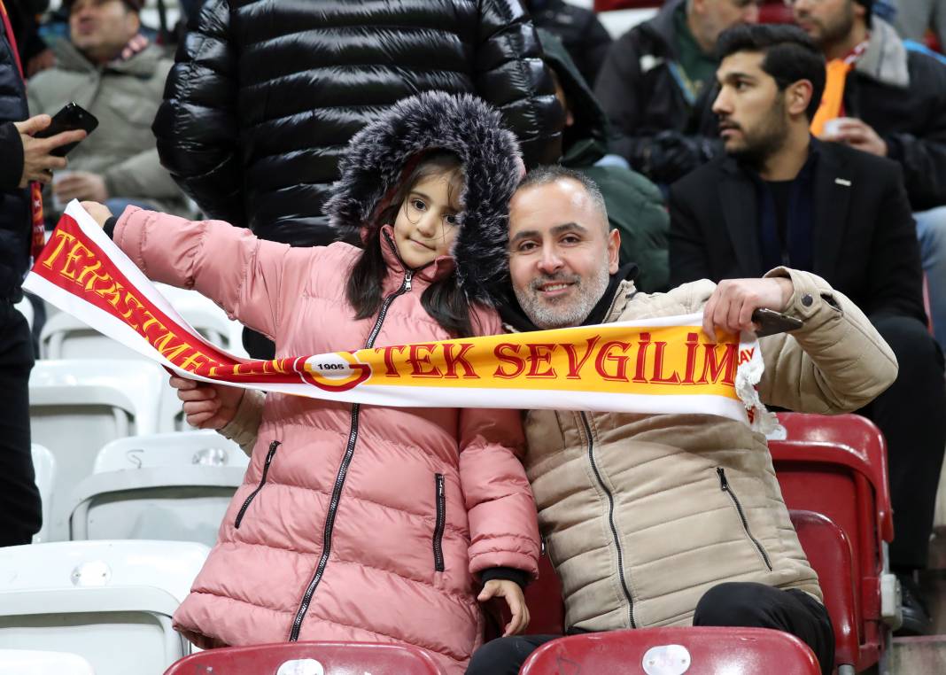 Galatasaray Adana Demirspor'u işte böyle yendi. Fotoğraflardaki inanılmaz ayrıntılar 12