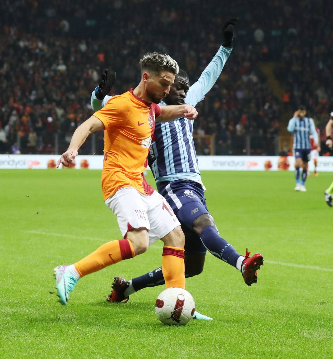 Galatasaray Adana Demirspor'u işte böyle yendi. Fotoğraflardaki inanılmaz ayrıntılar 107