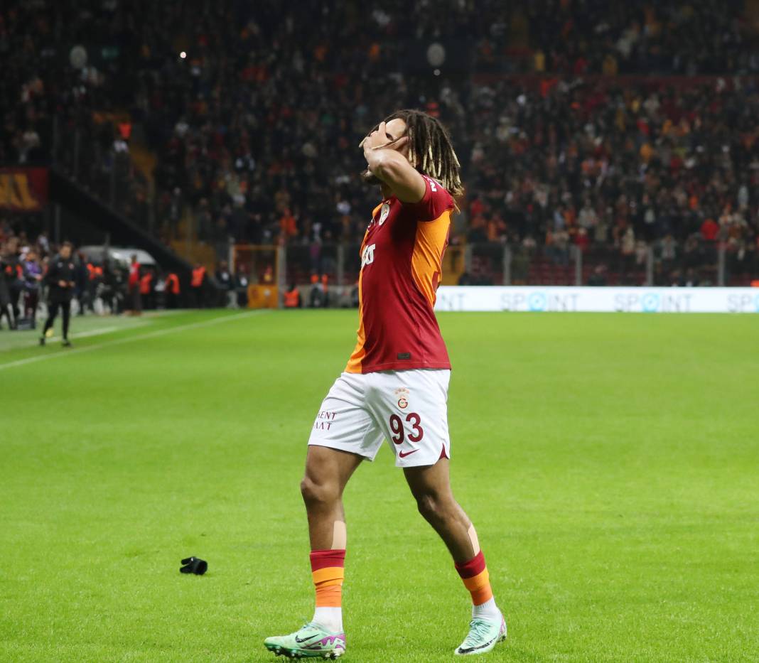 Galatasaray Adana Demirspor'u işte böyle yendi. Fotoğraflardaki inanılmaz ayrıntılar 102