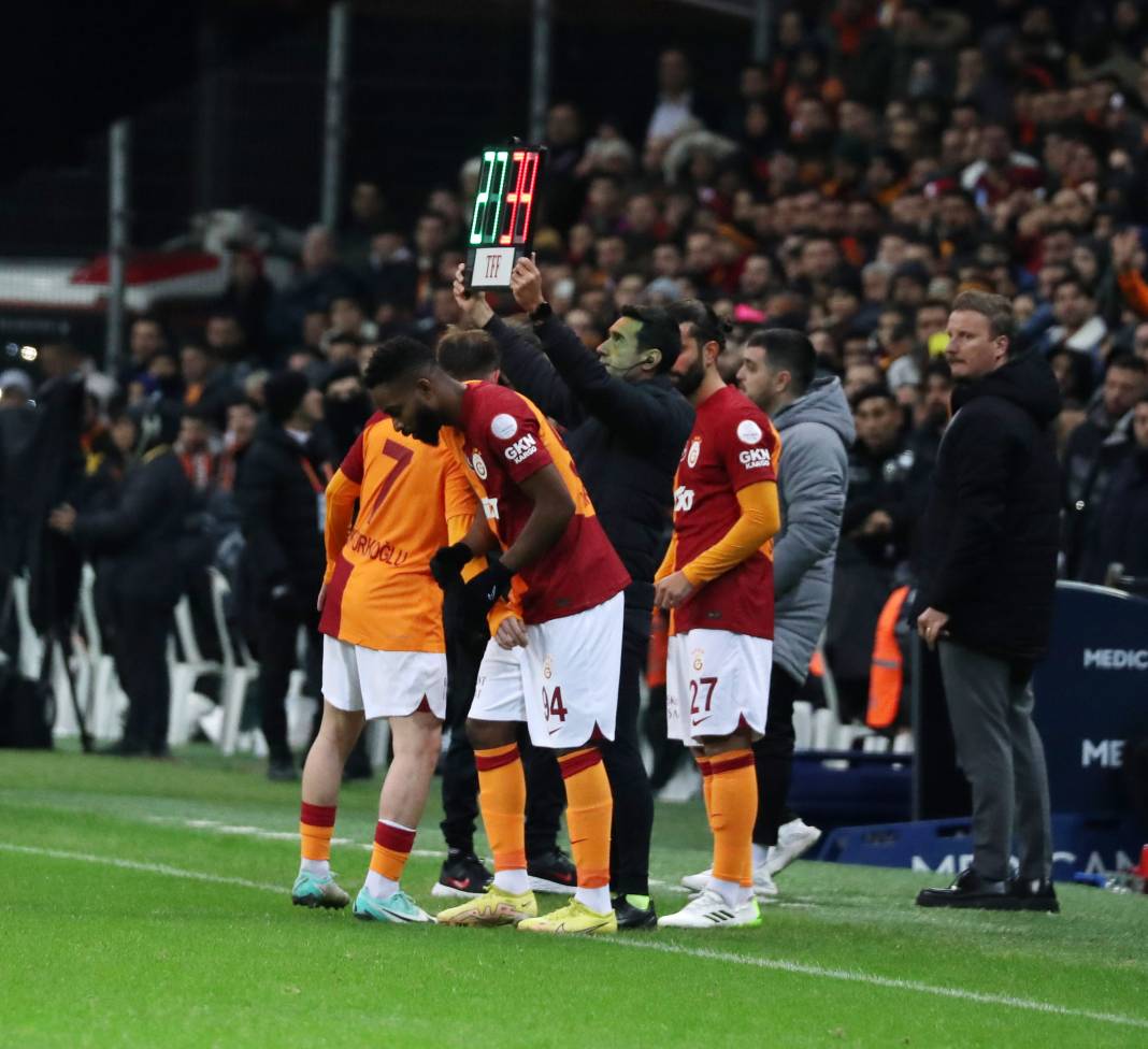 Galatasaray Adana Demirspor'u işte böyle yendi. Fotoğraflardaki inanılmaz ayrıntılar 85