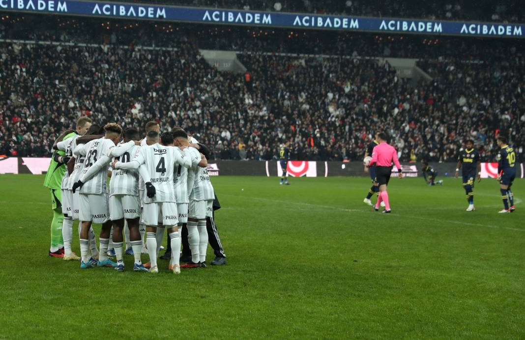 Fenerbahçe Beşiktaş'ı 9 sene sonra Dolmabahçe'de ilk kez yendi! Derbinin müthiş fotoğrafları 16