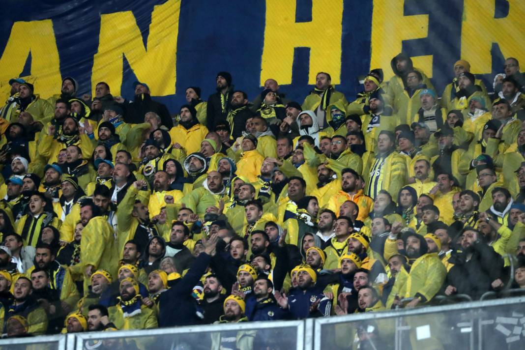 Fenerbahçe Beşiktaş'ı 9 sene sonra Dolmabahçe'de ilk kez yendi! Derbinin müthiş fotoğrafları 75