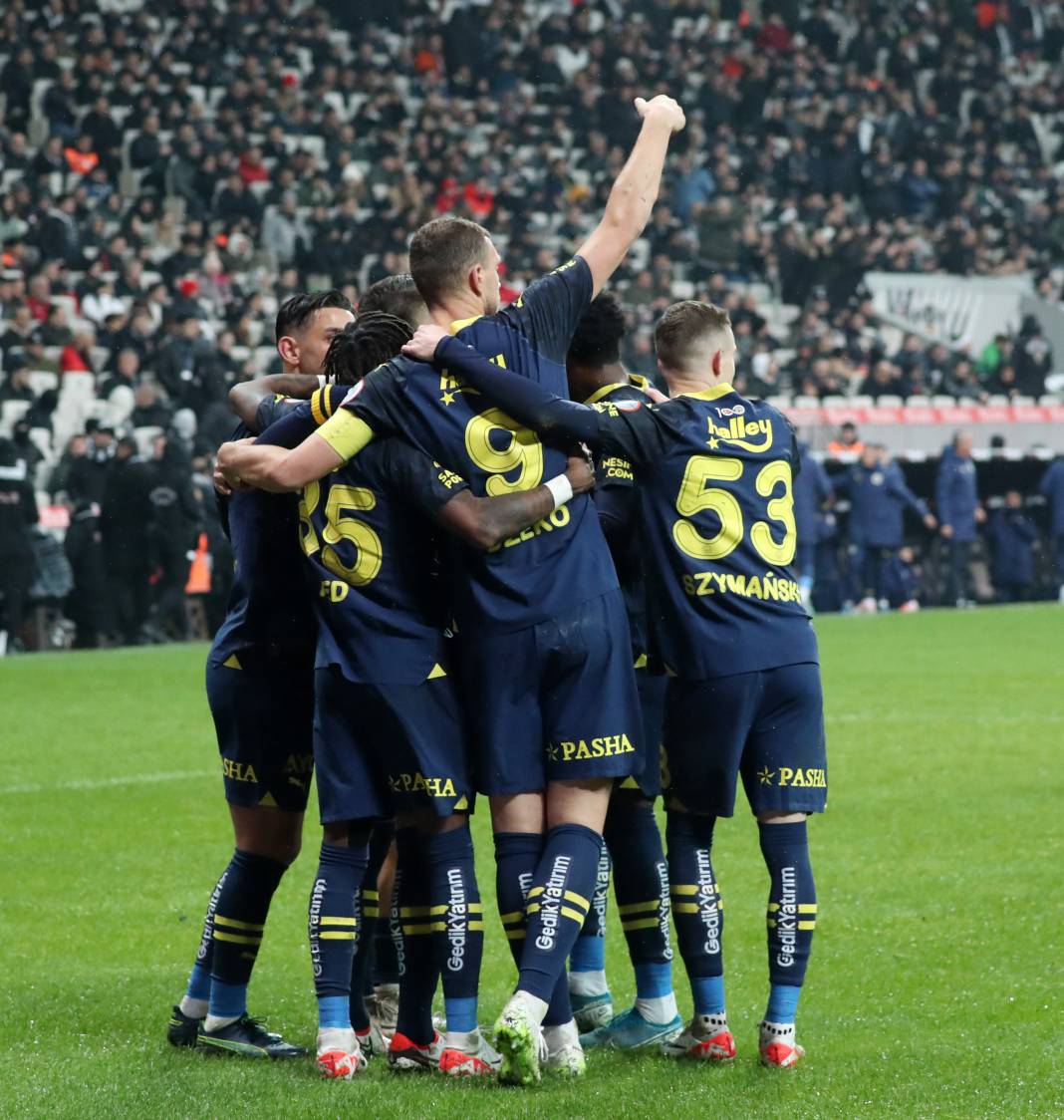 Fenerbahçe Beşiktaş'ı 9 sene sonra Dolmabahçe'de ilk kez yendi! Derbinin müthiş fotoğrafları 54