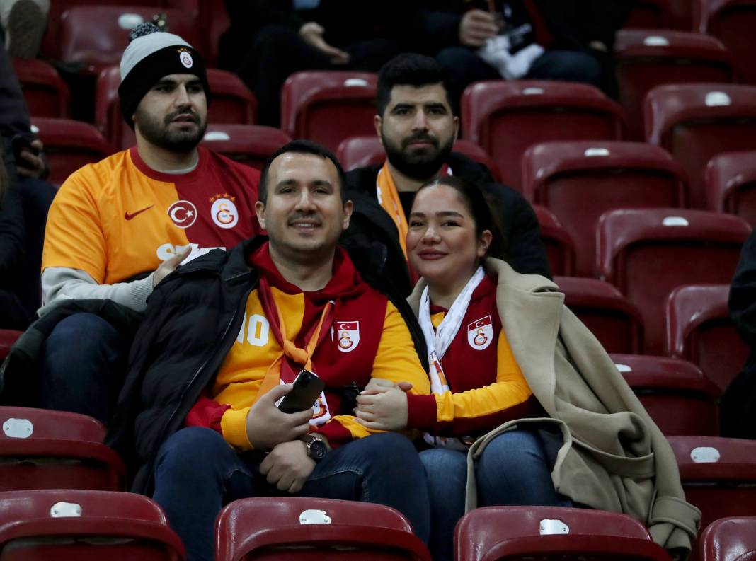 Galatasaray'dan Karagümrük maçı hakemlerine jest. İç ısıtan müthiş fotoğraflar 35