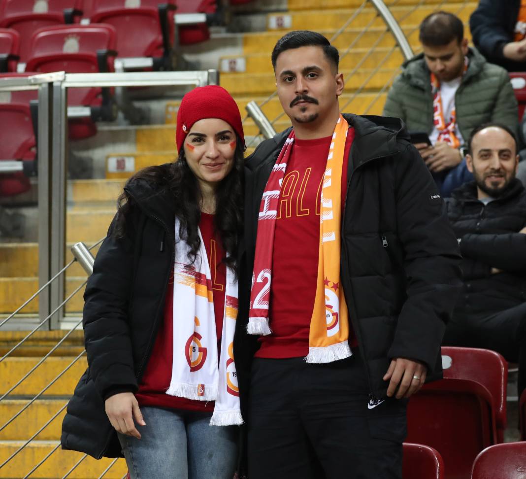 Galatasaray'dan Karagümrük maçı hakemlerine jest. İç ısıtan müthiş fotoğraflar 31