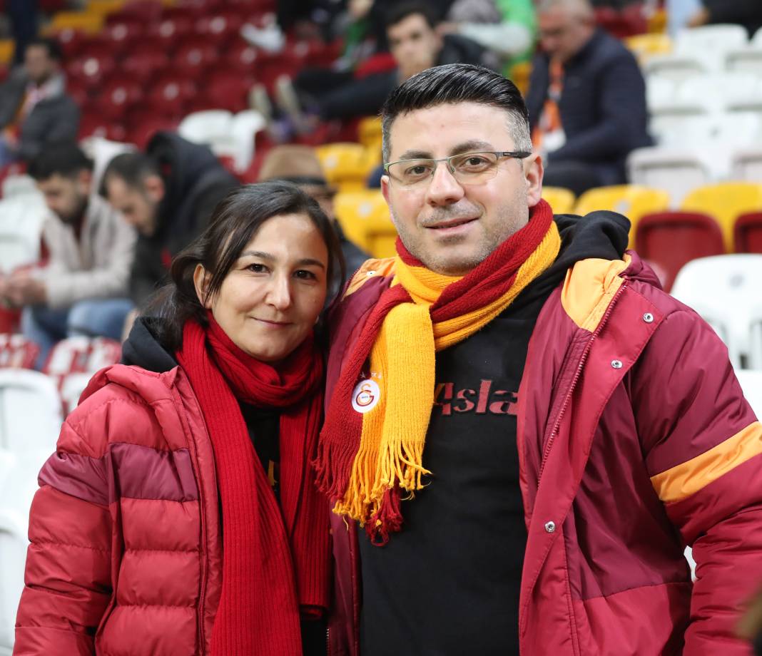 Galatasaray'dan Karagümrük maçı hakemlerine jest. İç ısıtan müthiş fotoğraflar 7