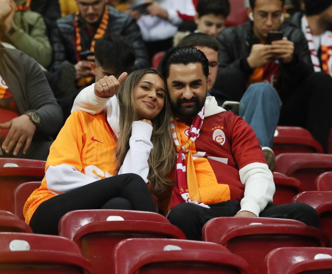 Galatasaray'dan Karagümrük maçı hakemlerine jest. İç ısıtan müthiş fotoğraflar 18