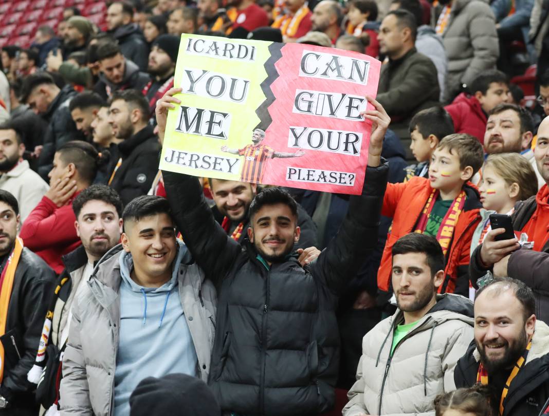 Galatasaray'dan Karagümrük maçı hakemlerine jest. İç ısıtan müthiş fotoğraflar 6