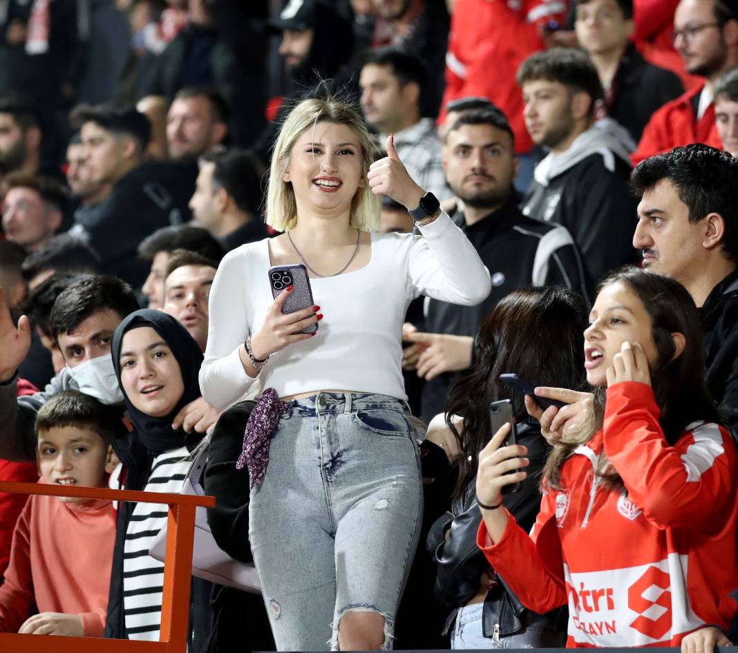 Pendikspor Galatasaray maçının hiçbir yerde olmayan fotoğrafları 17