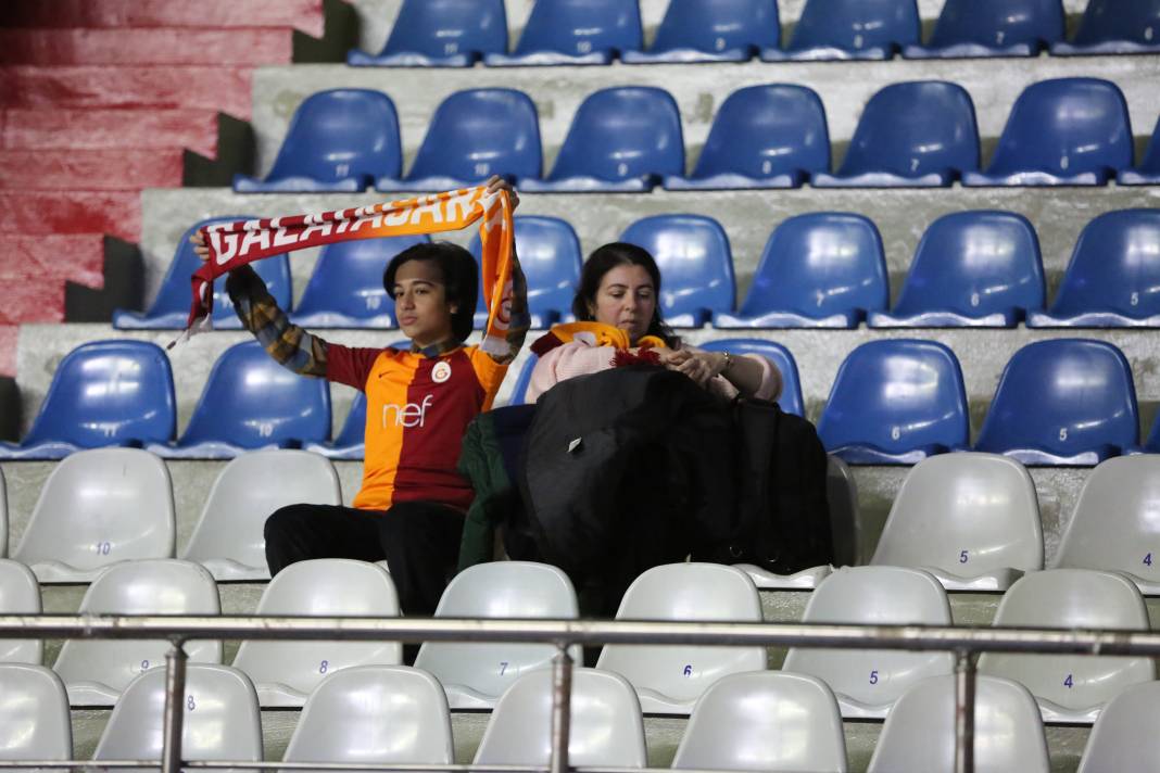 Galatasaraylı yıldızlardan maç öncesi futbol şov 16