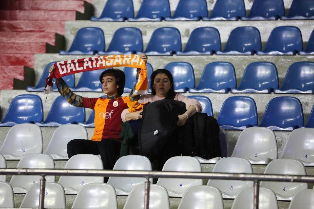 Galatasaraylı yıldızlardan maç öncesi futbol şov 14