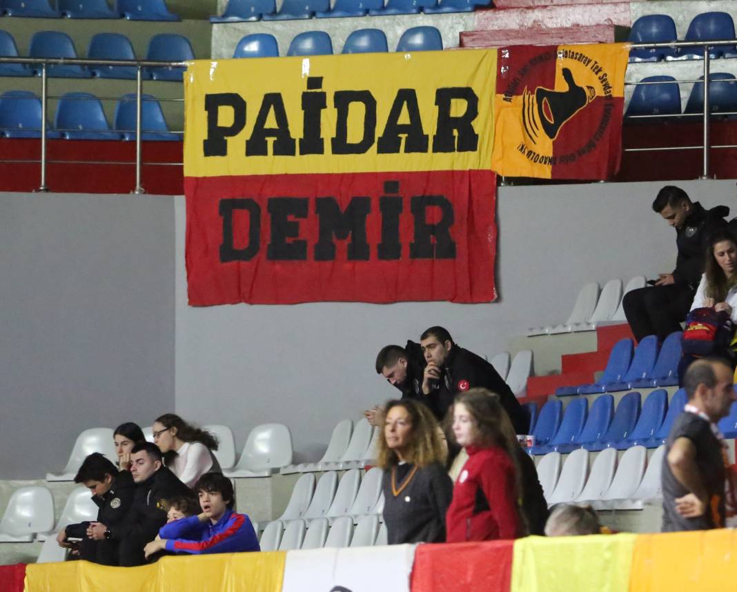 Galatasaraylı yıldızlardan maç öncesi futbol şov 13