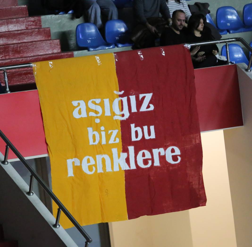 Taraftarın desteği yetmedi. Galatasaray evinde mağlup oldu 32