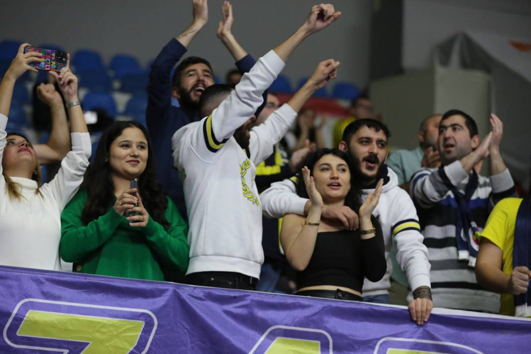 Fenerbahçe Bursa Büyükşehir Belediye Spor maçının hiçbir yerde olmayan fotoğrafları 32