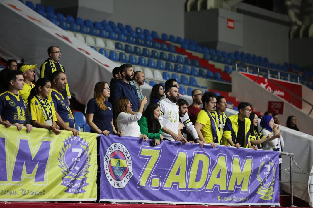 Fenerbahçe Bursa Büyükşehir Belediye Spor maçının hiçbir yerde olmayan fotoğrafları 23