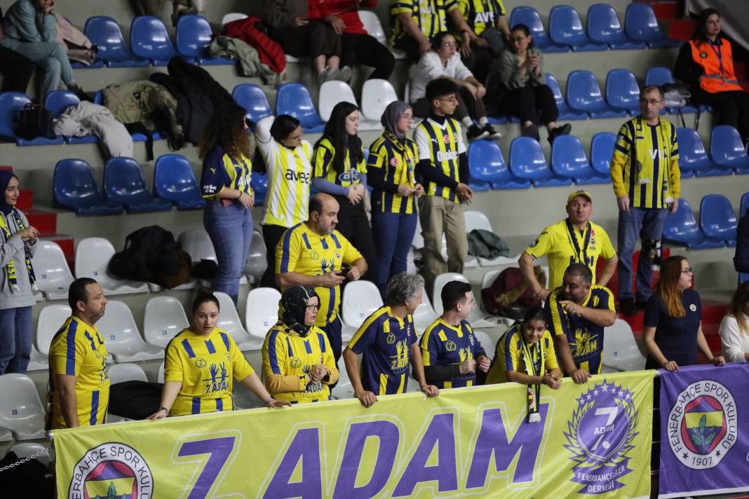 Fenerbahçe Bursa Büyükşehir Belediye Spor maçının hiçbir yerde olmayan fotoğrafları 16