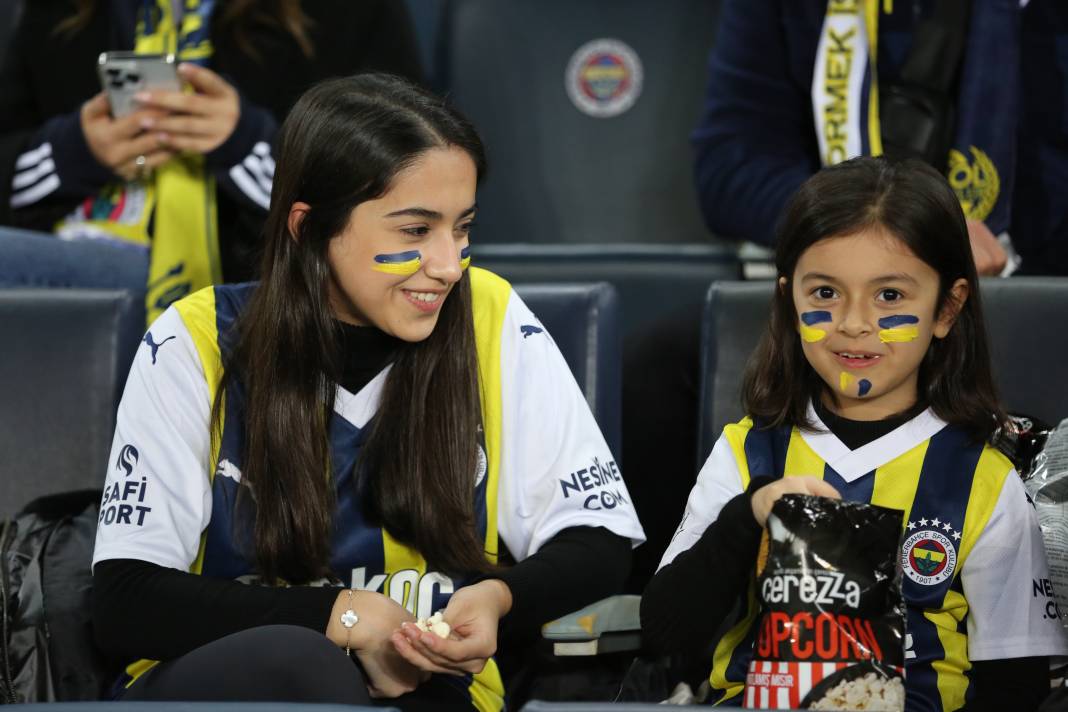 Kadıköy'de Fener alayı. Muhteşem maçın muhteşem fotoğrafları. Kadıköy sallandı 183