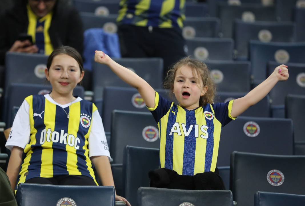 Kadıköy'de Fener alayı. Muhteşem maçın muhteşem fotoğrafları. Kadıköy sallandı 177