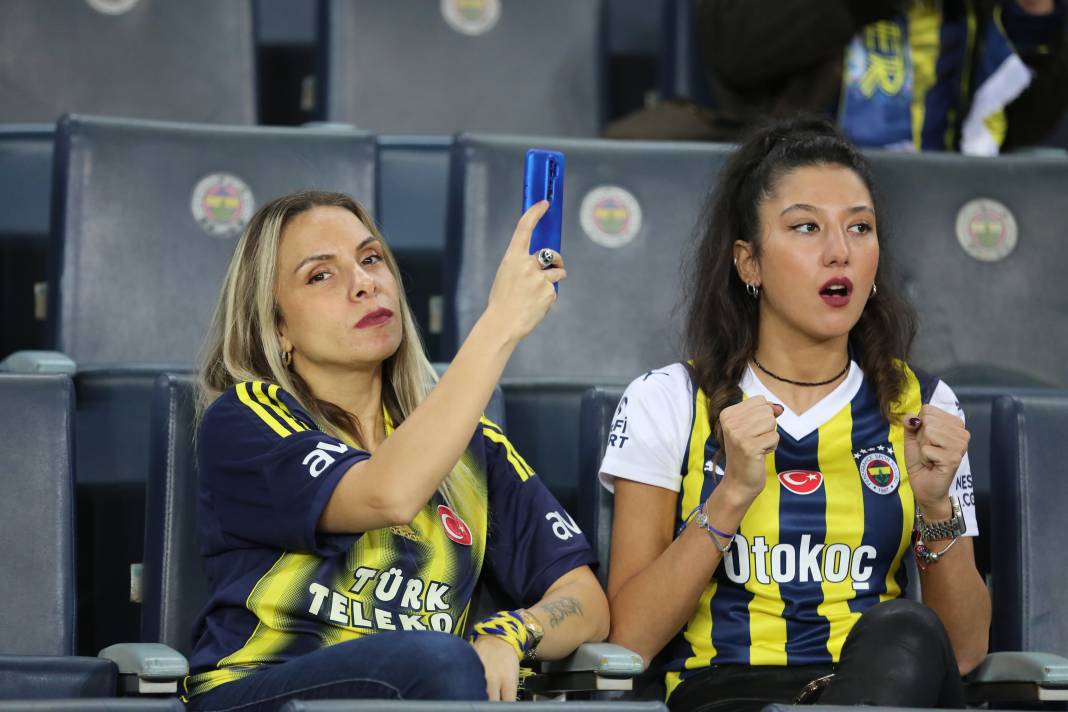 Kadıköy'de Fener alayı. Muhteşem maçın muhteşem fotoğrafları. Kadıköy sallandı 166