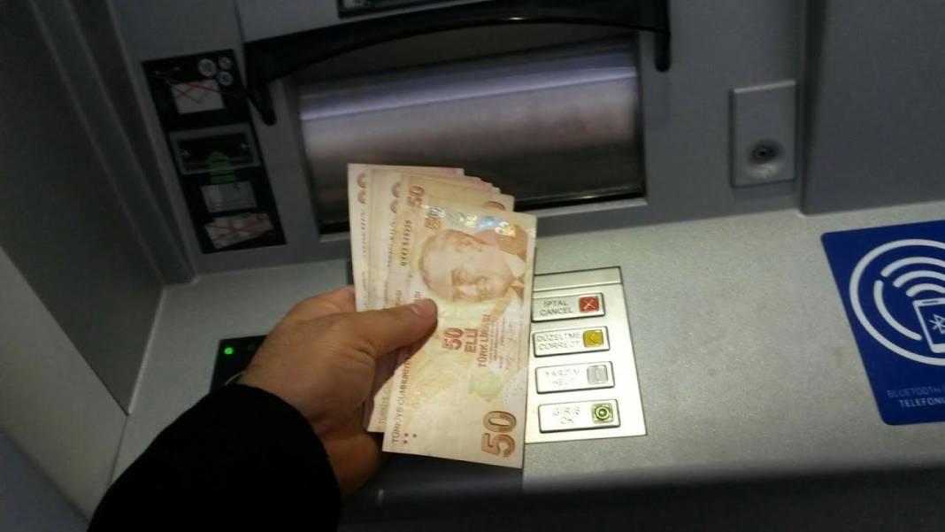 ATM’den para çekenler dikkat. Bu işlem artık paralı olacak 3