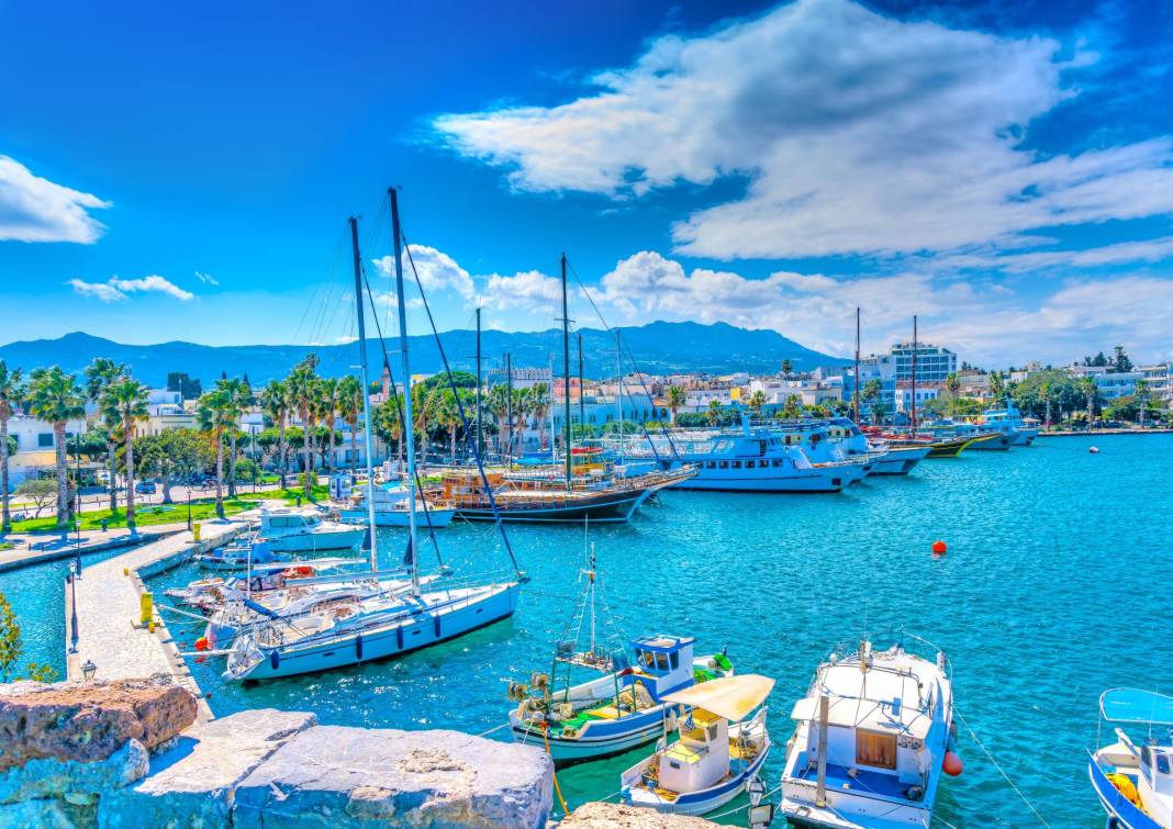 Türklere tek girişli vize muafiyetli 10 Yunan Adası’nın bir haftalık tatil ücreti ortaya çıktı 6