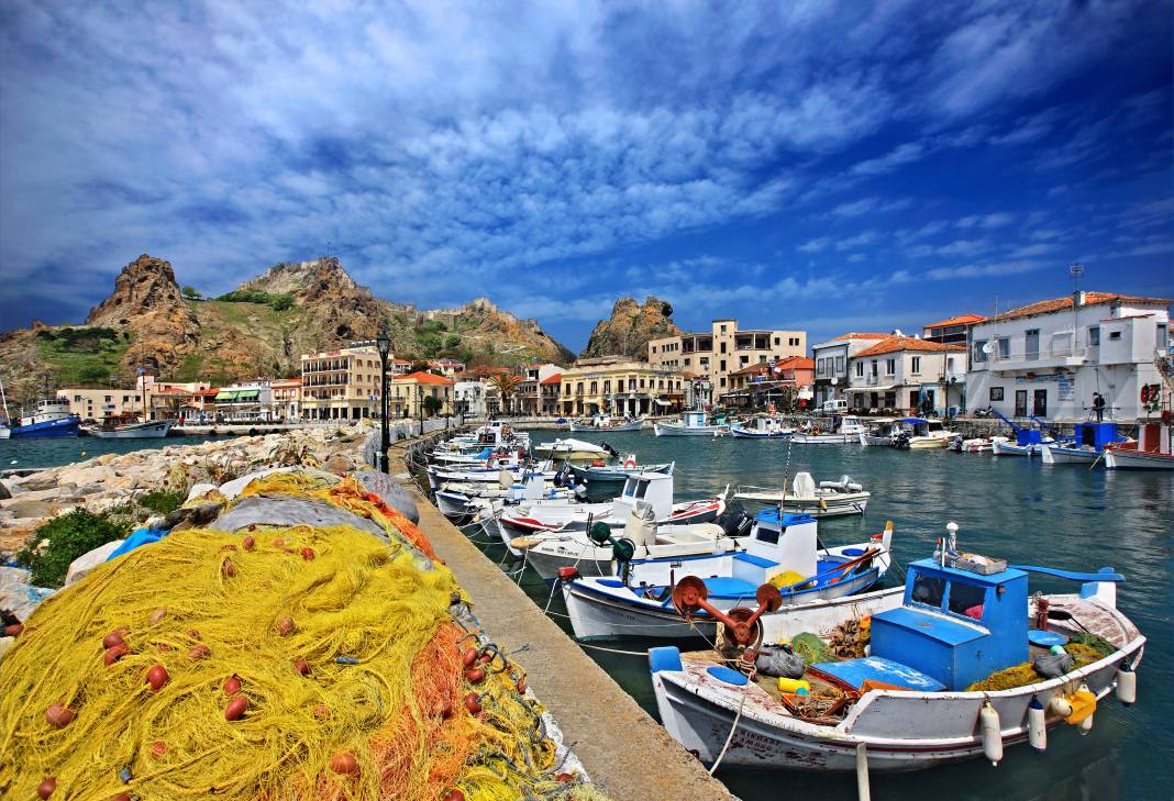 Türklere tek girişli vize muafiyetli 10 Yunan Adası’nın bir haftalık tatil ücreti ortaya çıktı 8
