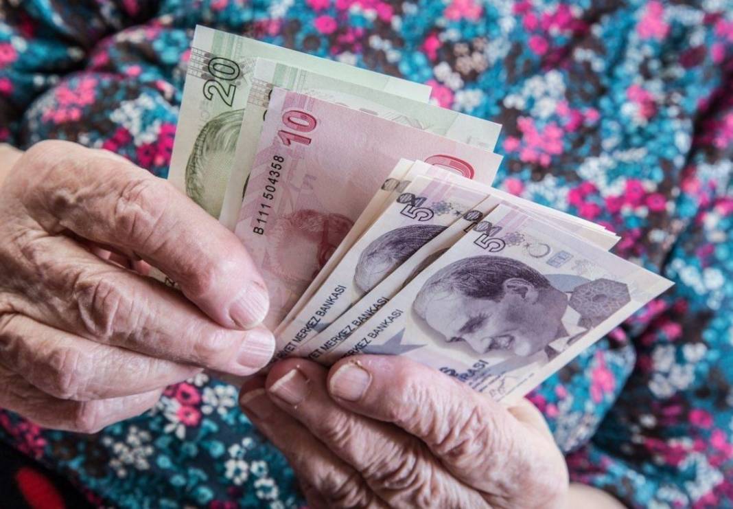Emeklilerin yeni maaş tabloları açıklandı. Değişen kök maaş hesabına göre hangi emekli kaç lira alacak? 22