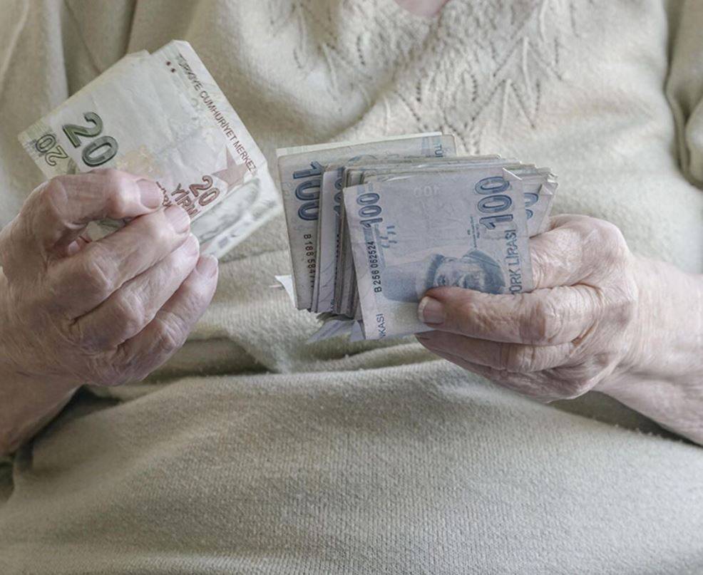 Emeklilerin yeni maaş tabloları açıklandı. Değişen kök maaş hesabına göre hangi emekli kaç lira alacak? 5