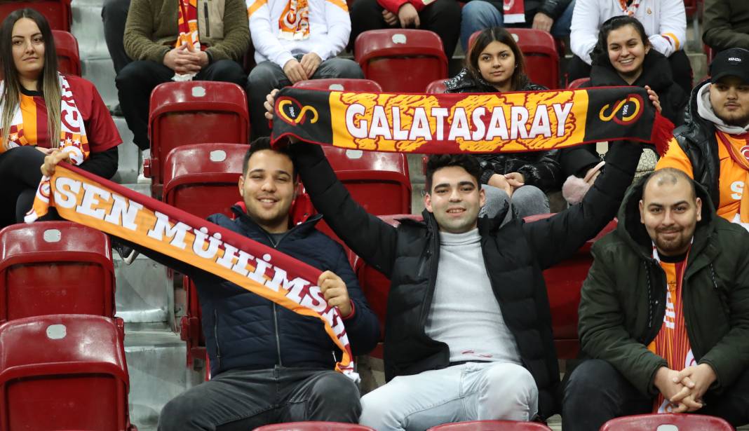 Galatasaray yenilgiyi unuttu. RAMS Park'tan tarihi anlar 73