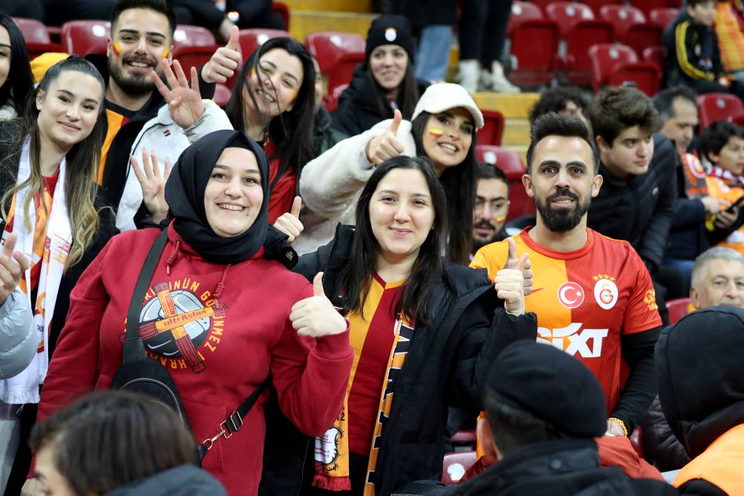 Galatasaray yenilgiyi unuttu. RAMS Park'tan tarihi anlar 61