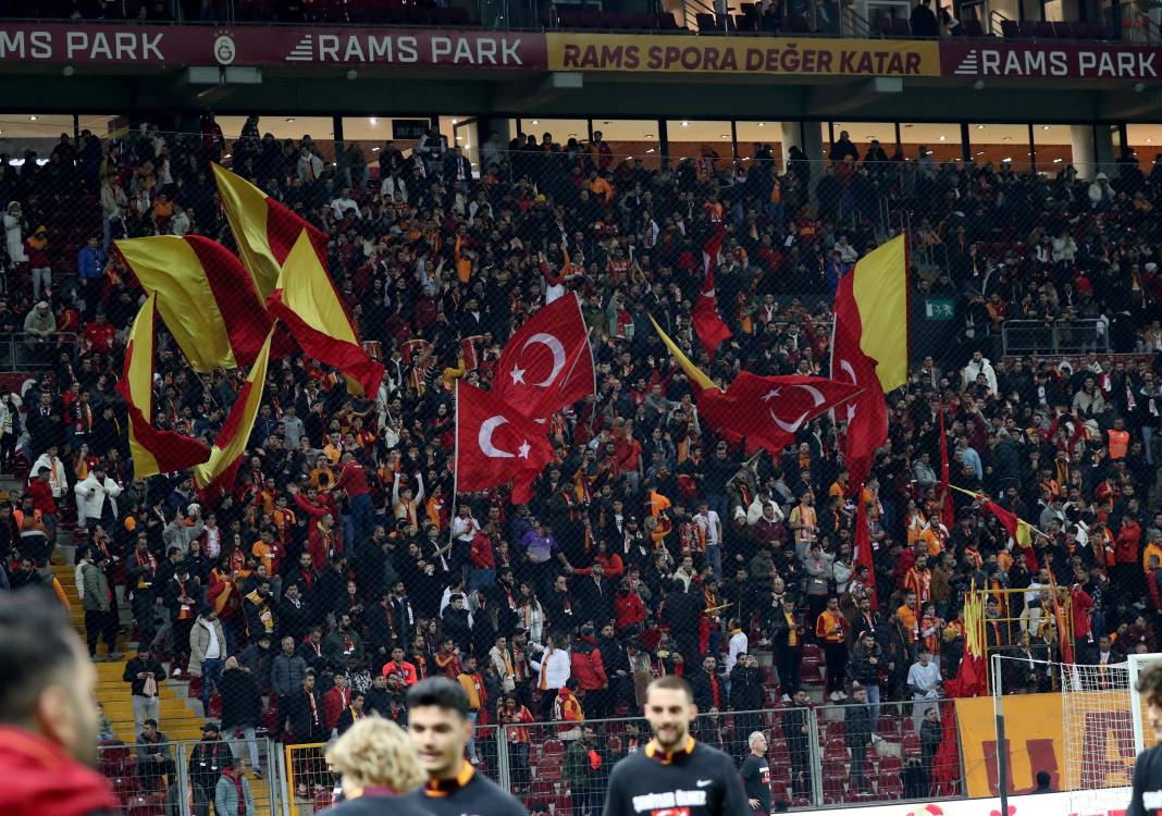 Galatasaray yenilgiyi unuttu. RAMS Park'tan tarihi anlar 46