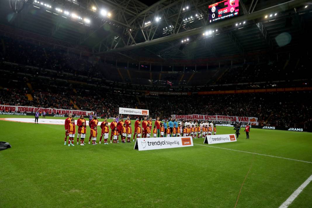 Galatasaray yenilgiyi unuttu. RAMS Park'tan tarihi anlar 38